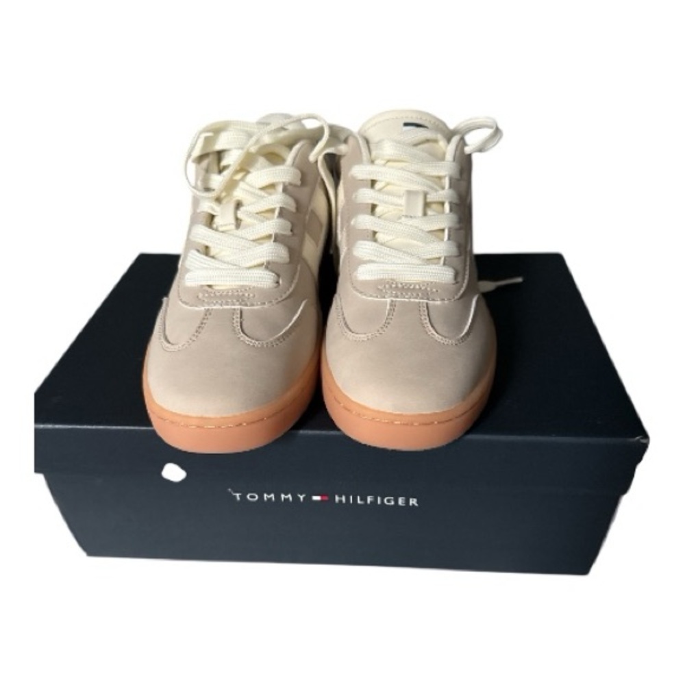 Tommy Hilfiger woman’s Sneakers  -Size 6.5 brand new with box